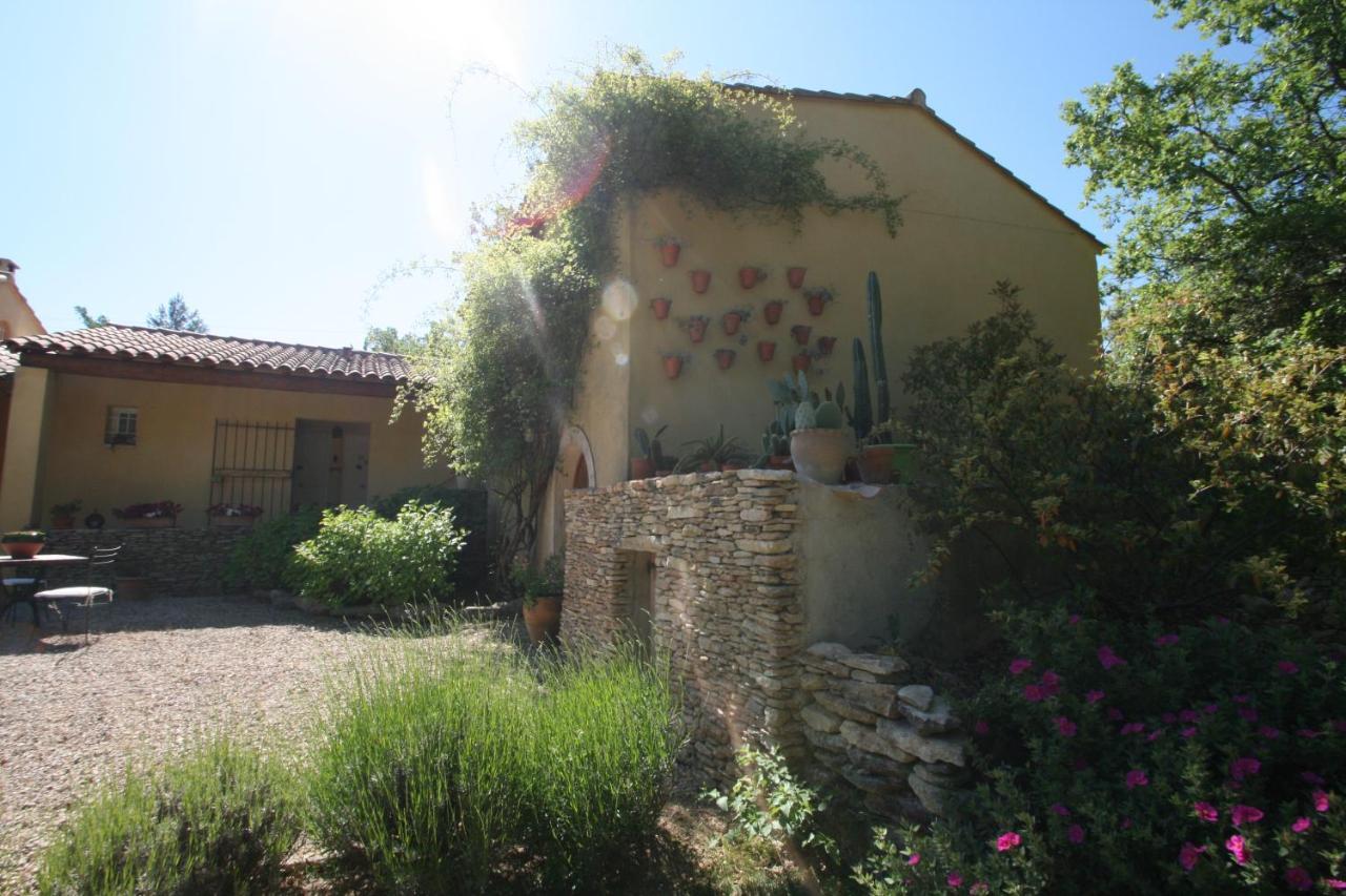 Le Mas Des Pierres Blanches Bed and Breakfast Venasque Esterno foto