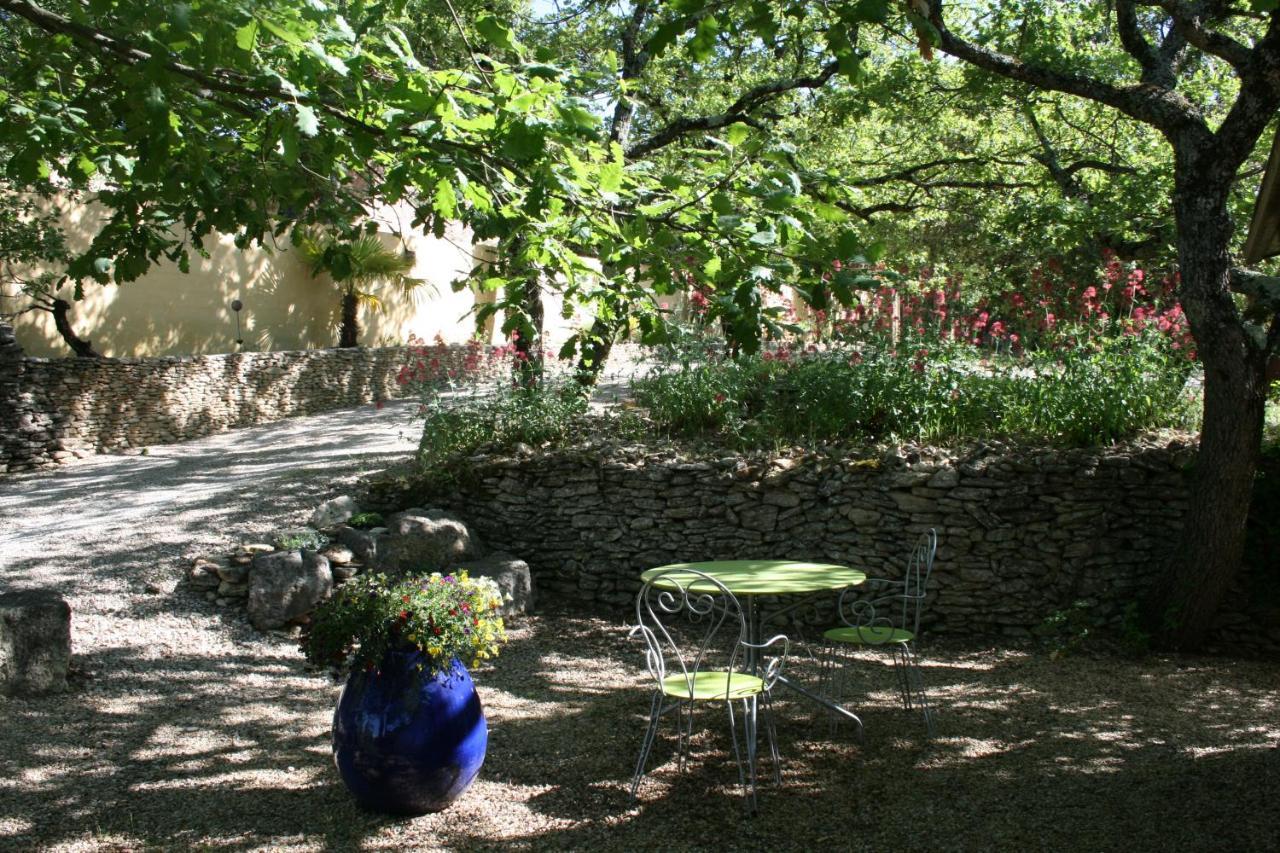 Le Mas Des Pierres Blanches Bed and Breakfast Venasque Esterno foto