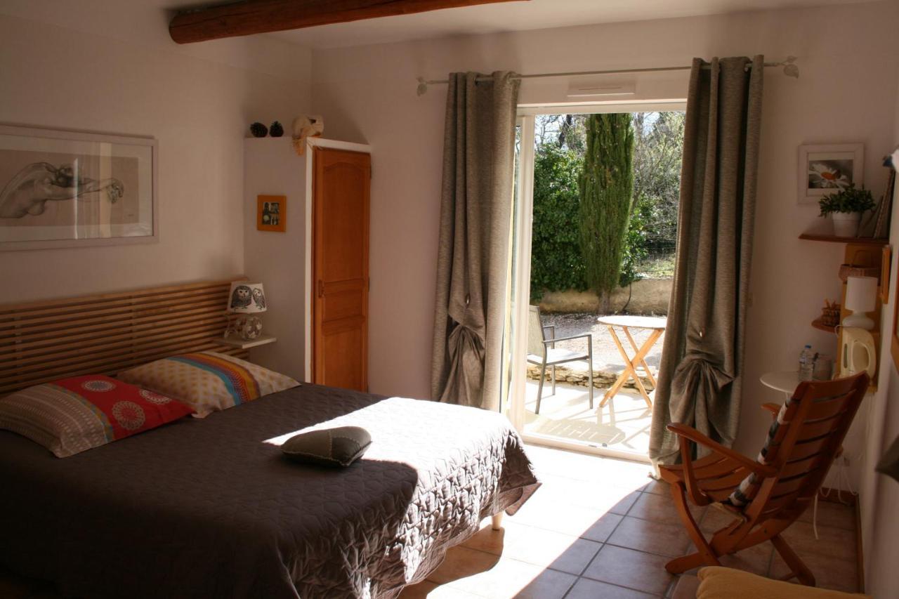 Le Mas Des Pierres Blanches Bed and Breakfast Venasque Esterno foto