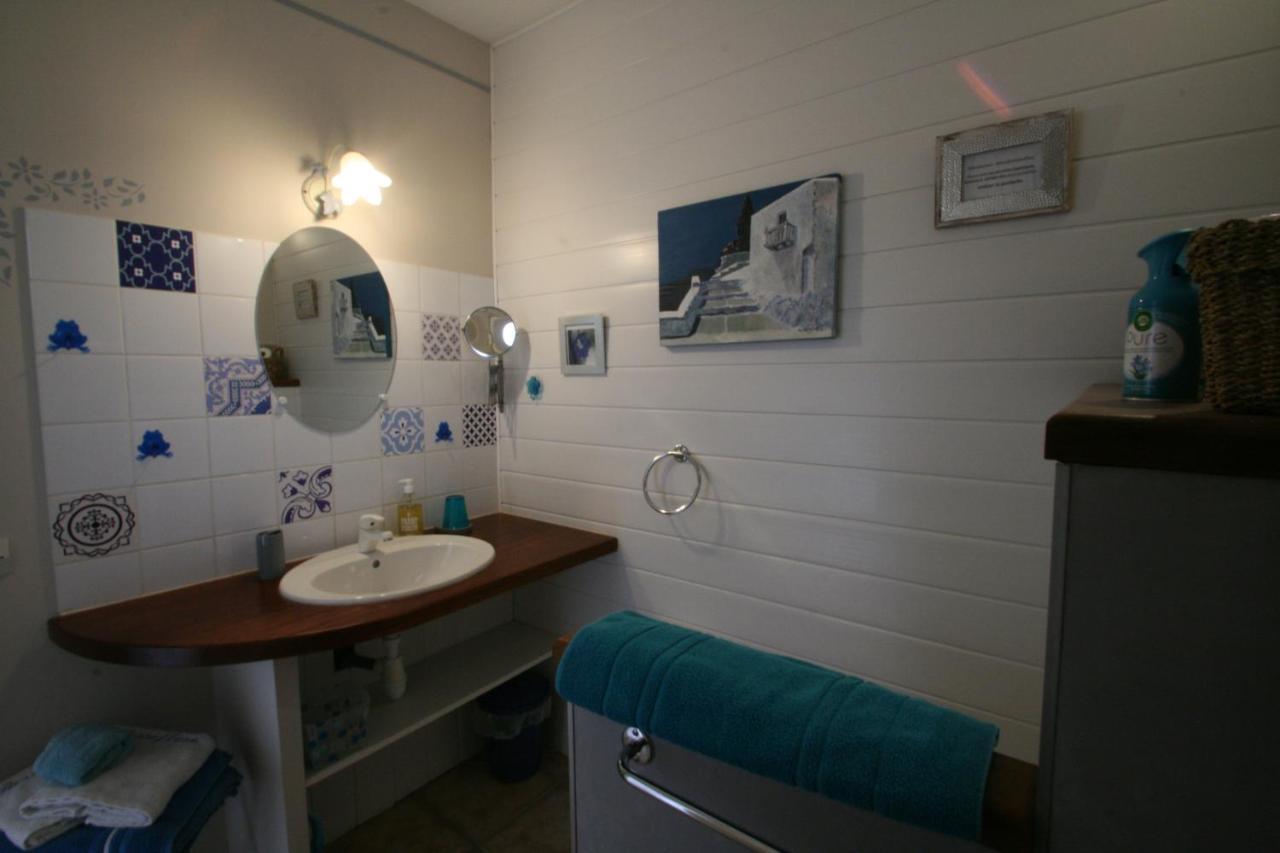 Le Mas Des Pierres Blanches Bed and Breakfast Venasque Esterno foto
