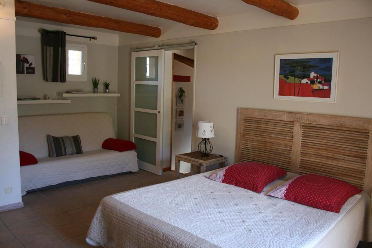 Le Mas Des Pierres Blanches Bed and Breakfast Venasque Esterno foto